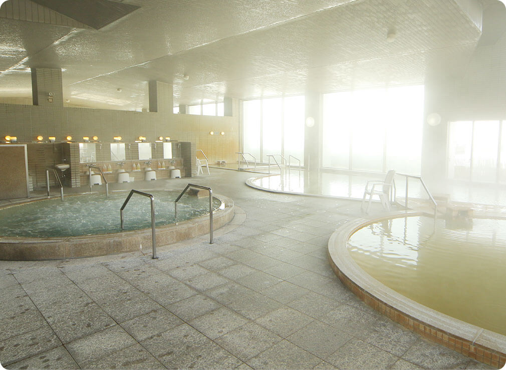 噴火湾を眺めながら天然温泉を楽しむ