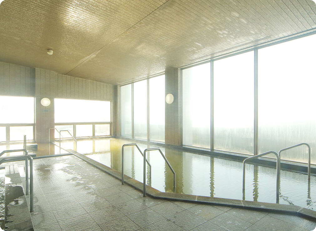 噴火湾を眺めながら天然温泉を楽しむ